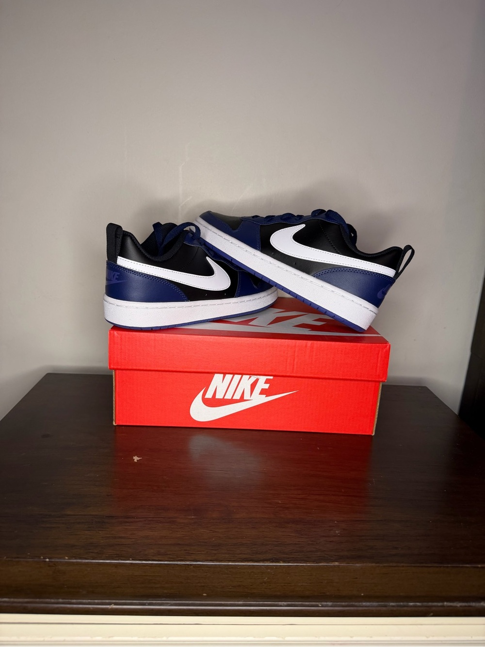 Nike Court Borough Low